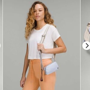 Lululemon Everywhere Belt Bag nwt